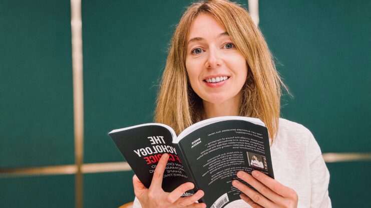 Eva Romanova and her book